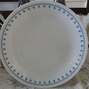 Vintage Corelle Snowflake Garland plate